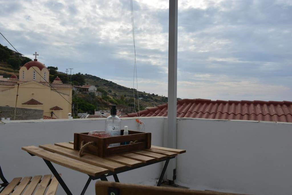 The House Of Grandma Zinios Villa Ioulis Exteriör bild